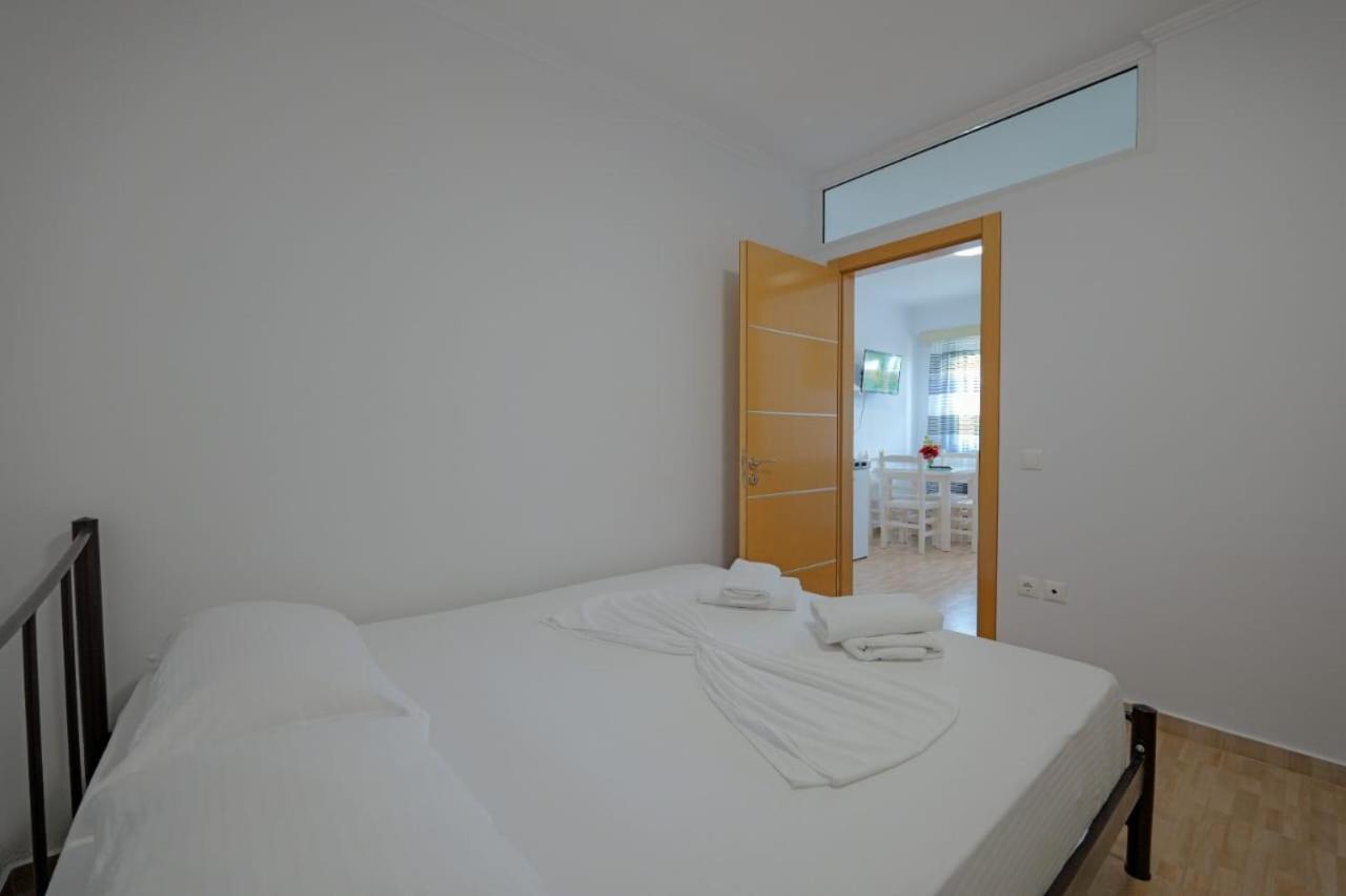 Eduard Lagji Apartament Lukovë Rum bild