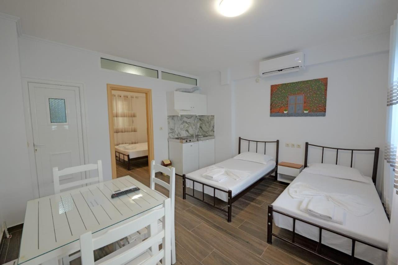 Eduard Lagji Apartament Lukovë Rum bild