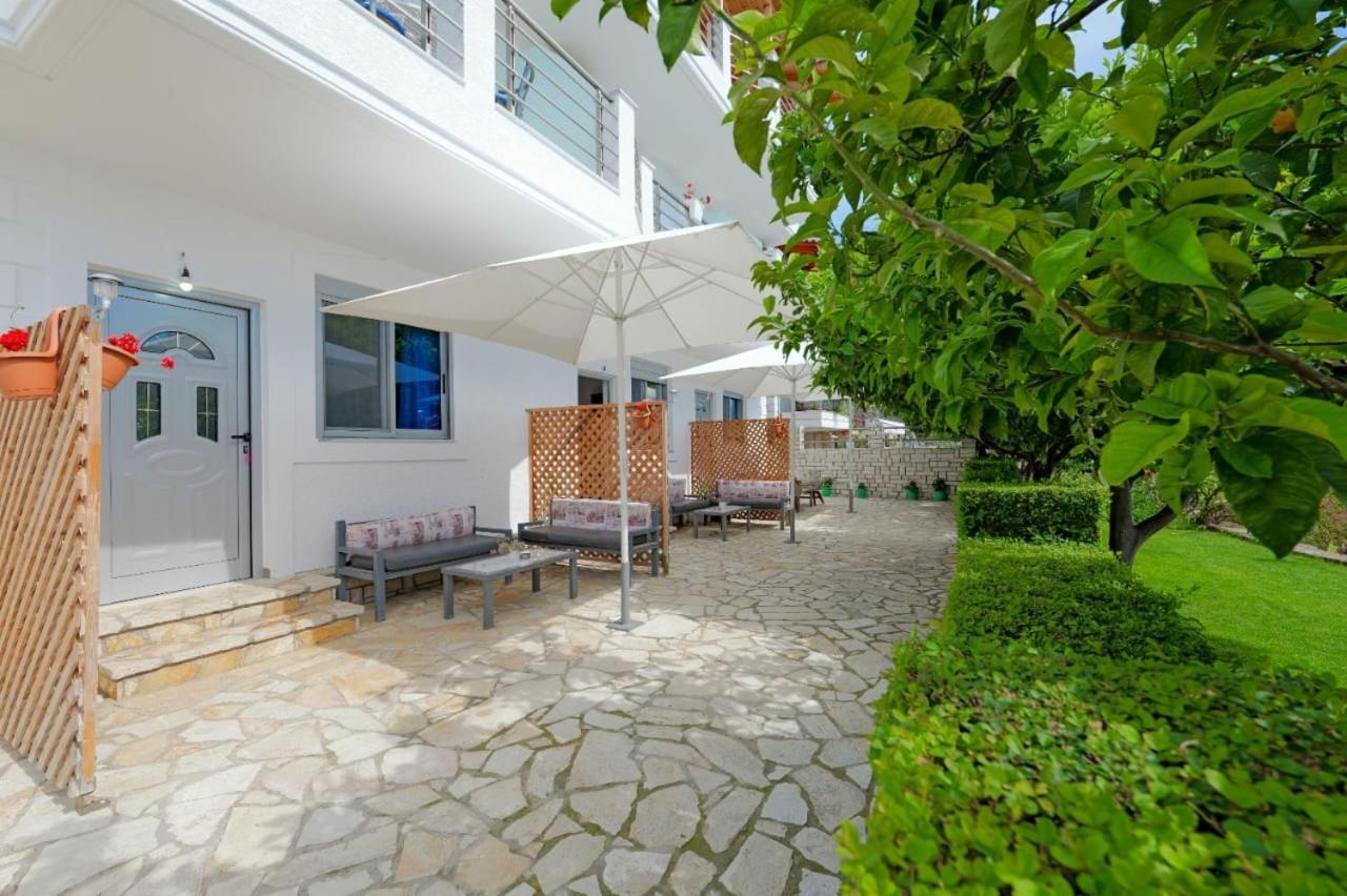 Eduard Lagji Apartament Lukovë Rum bild
